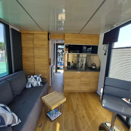 Hausboot-nrw Úszó hotel